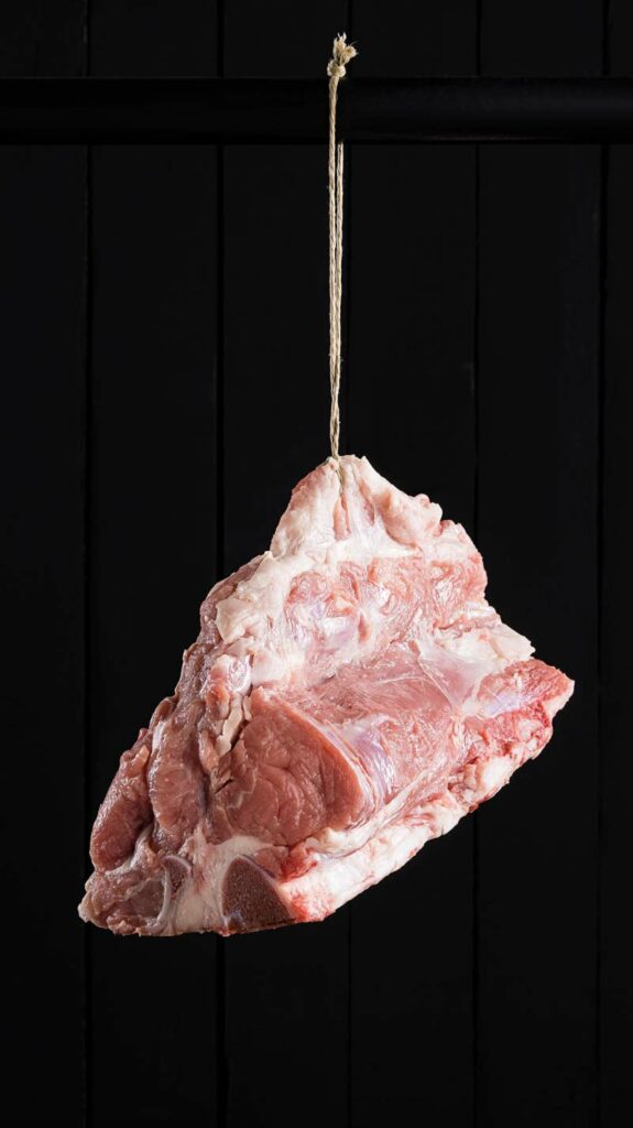 viande de veau origine France premium pour restaurateurs morceaux d'exception bouchers experts - carré côtes T Bone